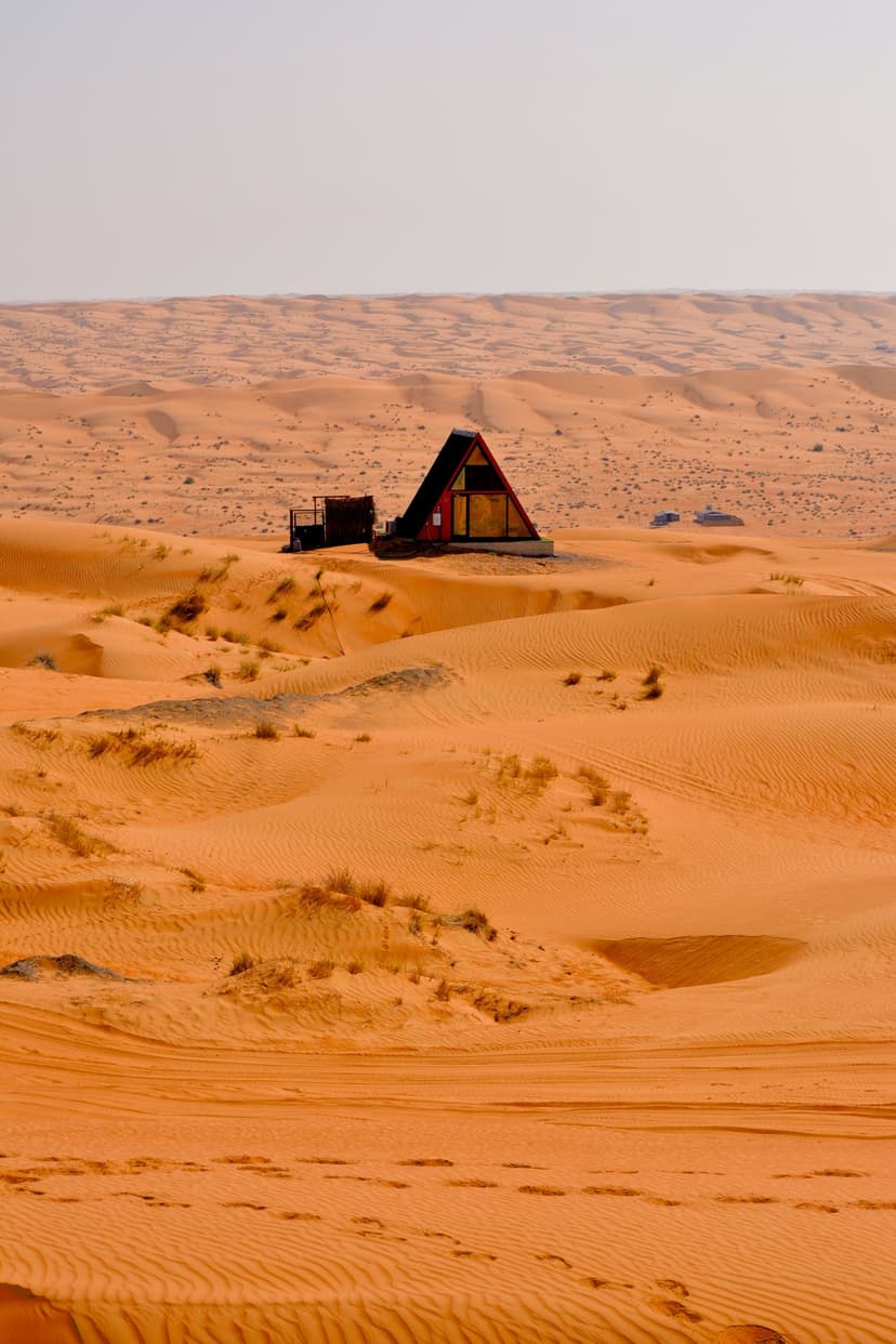 A night in the desert among the amber dunes of the Wahiba