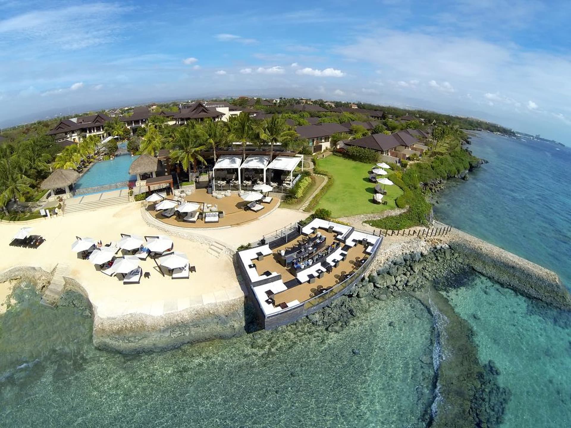 Crimson Resort and Spa Mactan, Cebu