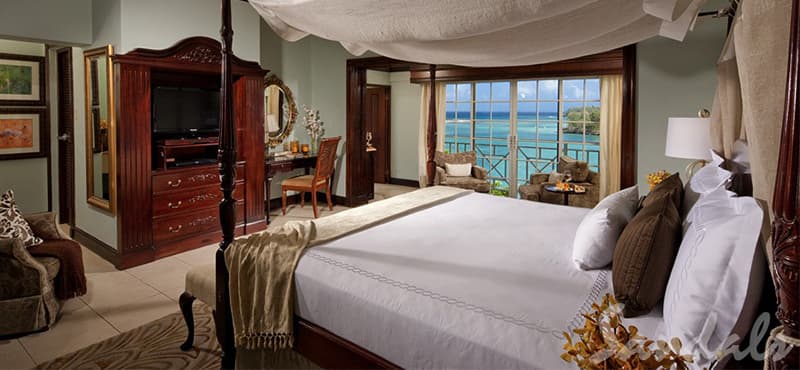 Marquis Oceanfront Butler Suite