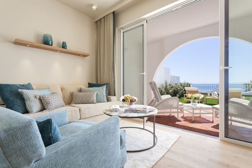 Deluxe Ocean-View Room
