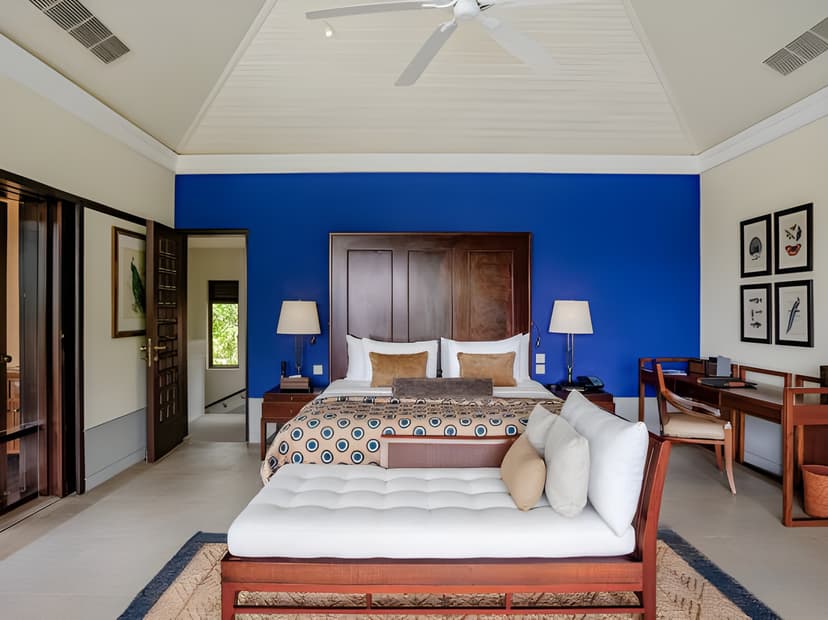Master Suite (Cove Pool villas)