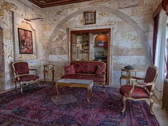 Premium Cave Suite