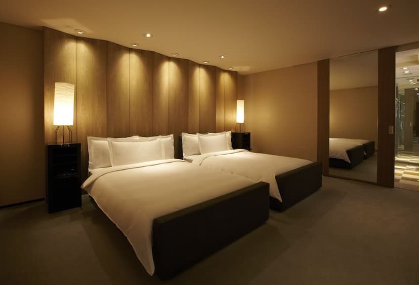 Top Suite