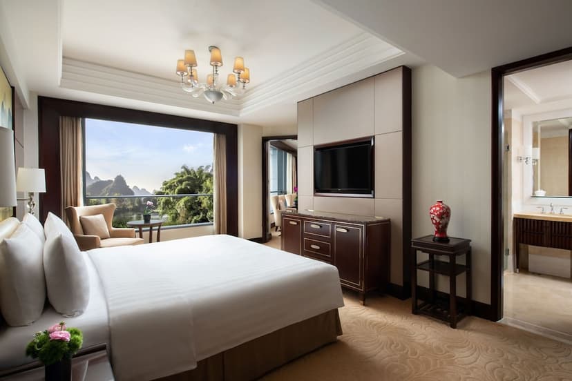 Executive / River-View Suite