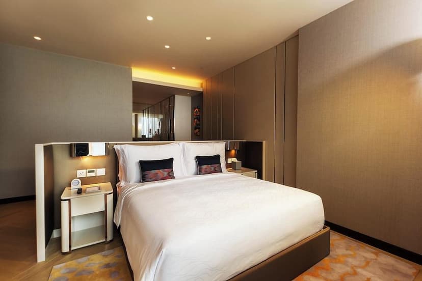 Top Suite