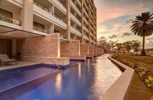 Diamond Club Swim Out Suite