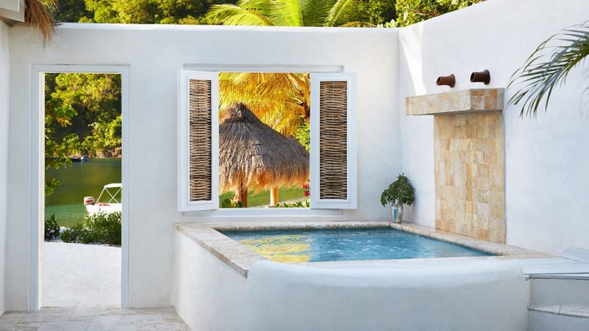 Luxury Beachfront Bungalow