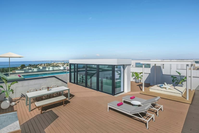 Penthouse Pool Suite