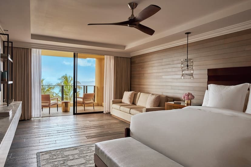Ocean-View Prime Suite