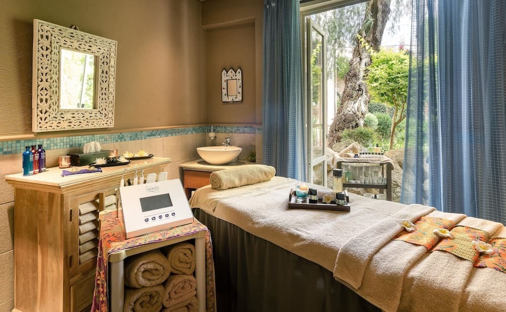 Columbia Beach Resort, Pissouri spa